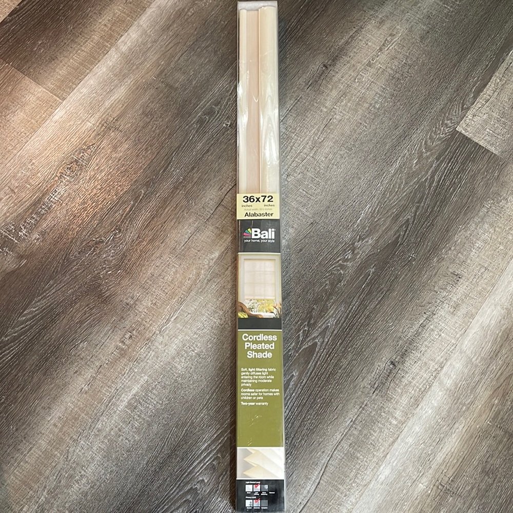 Bali Albaster 36x72 Cordless Pleated Shade